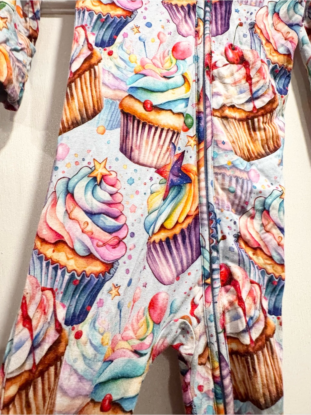 Bums & Roses Bamboo Convertible Ruffle Romper Rainbow Cupcakes 9-12M Baby - Picture 4 of 7